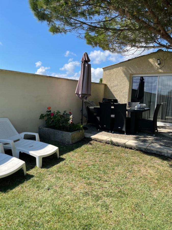 Piscine Et Jacuzzi A 2Km De La Plage De St Georges De Didonne Saint-Georges-de-Didonne Exterior foto
